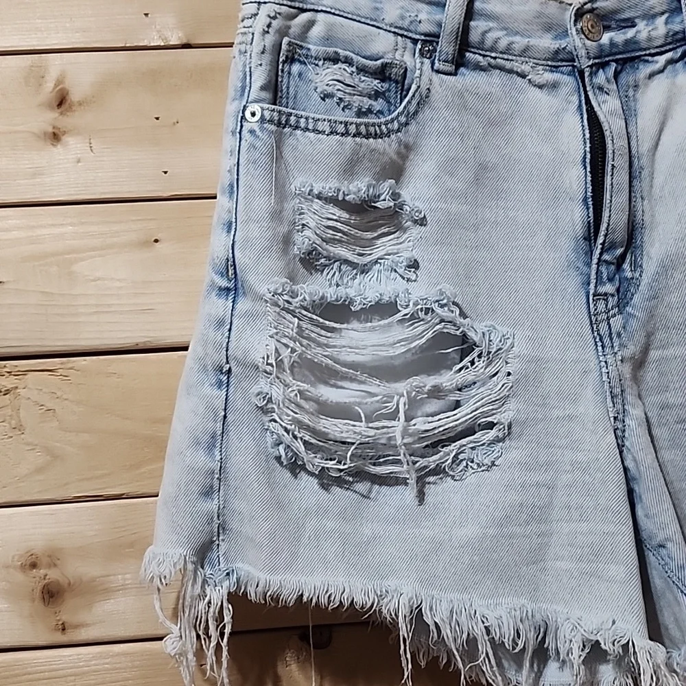American Eagle Mom Shorts Size 6 Women's Distressed w/Frayed hem - Picture 2 of 7